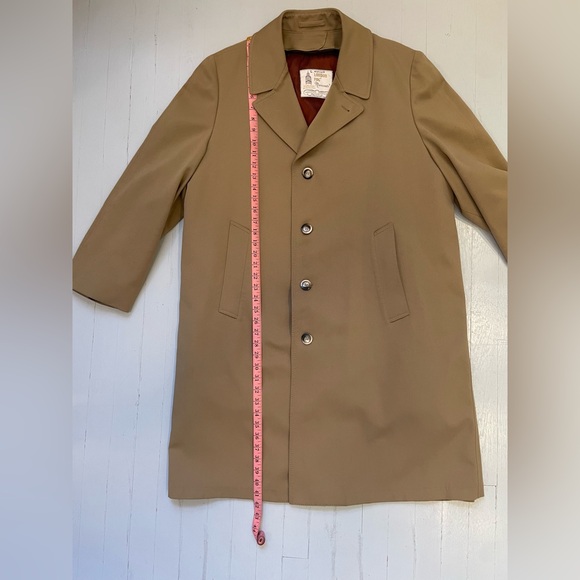 Vintage London Fog trench coat with removable lining - Picture 10 of 16